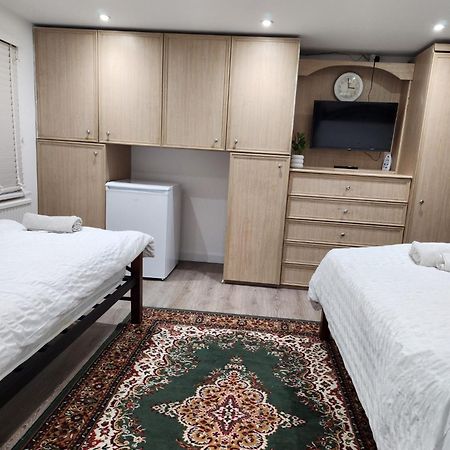 The London En-Suite Ilford Ngoại thất bức ảnh
