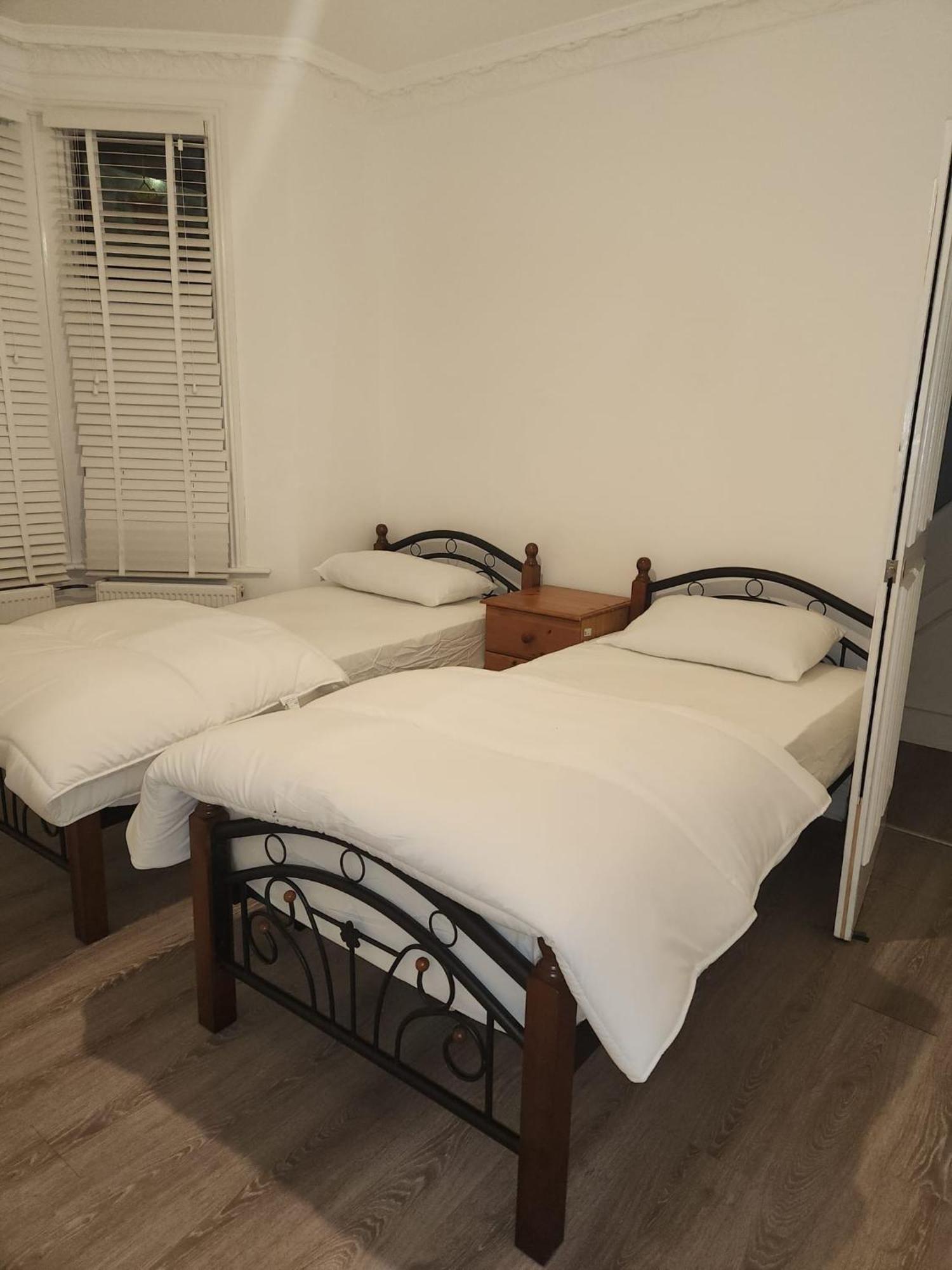 The London En-Suite Ilford Ngoại thất bức ảnh