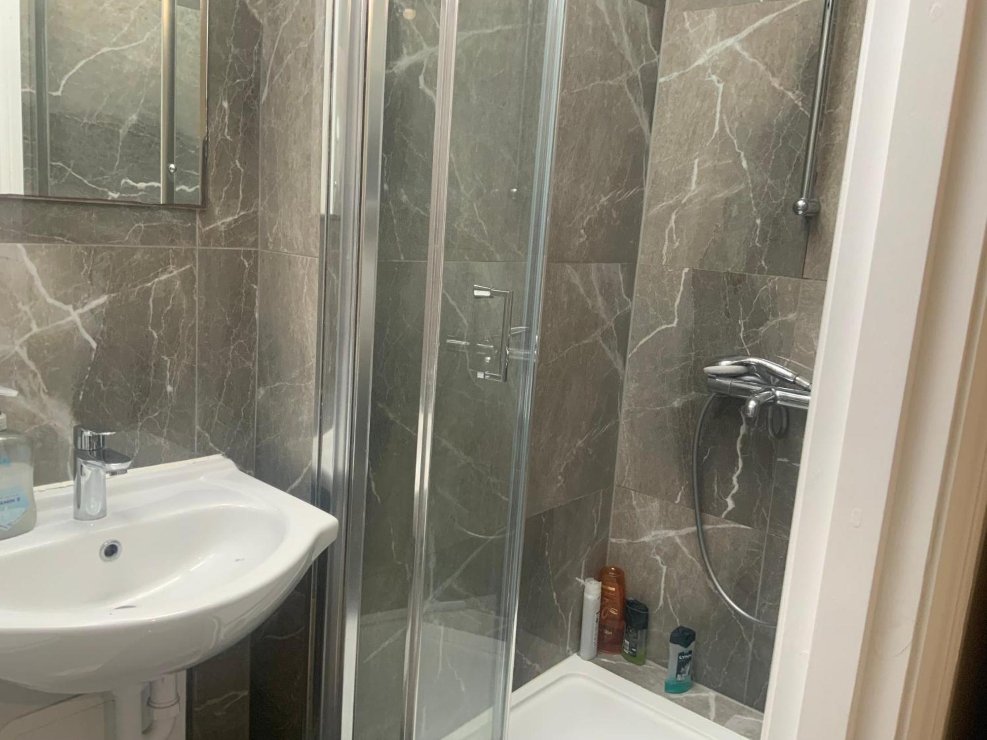 The London En-Suite Ilford Ngoại thất bức ảnh