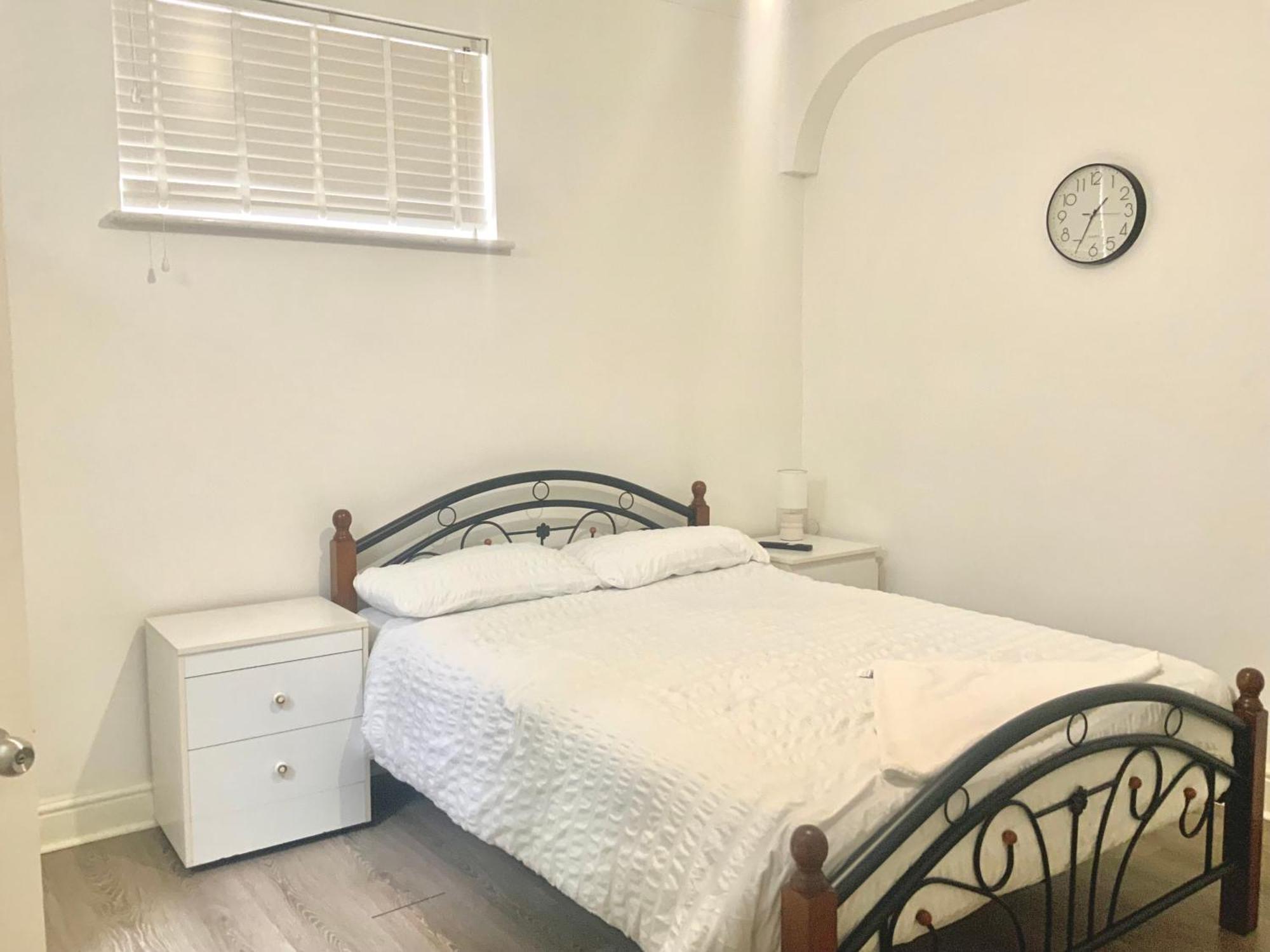 The London En-Suite Ilford Ngoại thất bức ảnh